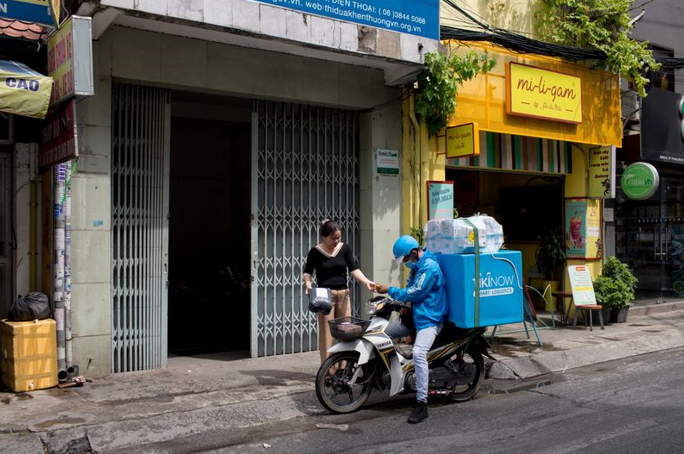 Alibaba, Warburg Want Piece of Vietnam’s Online Boom